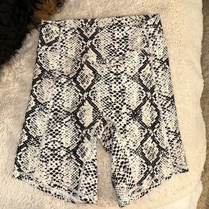 BALANCE ATHLETICA BIKER SHORTS